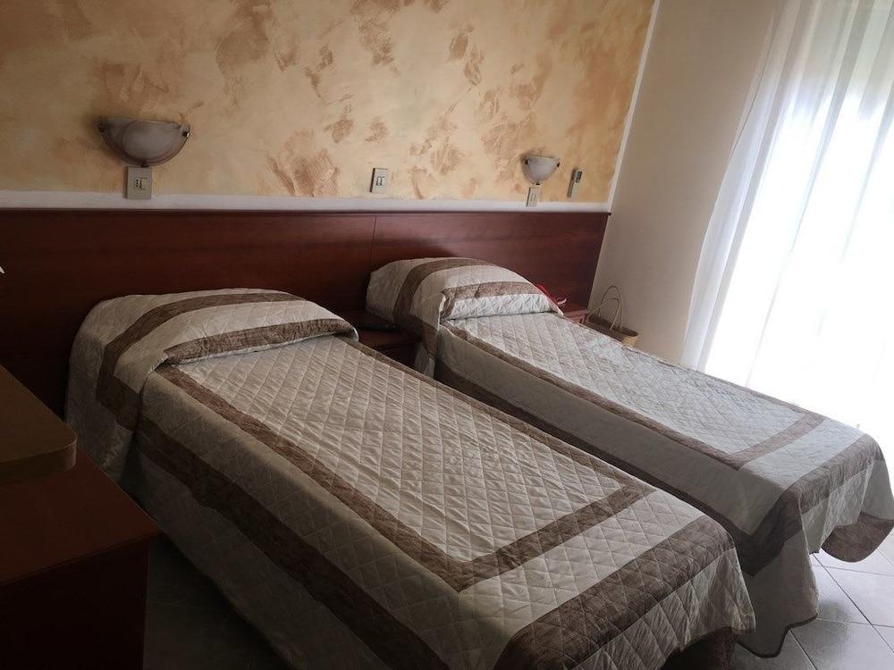 Hotel Capri Diano Marina Ngoại thất bức ảnh